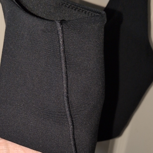 Nike Alate Women's Black Sports Bra - Picture 5 of 6